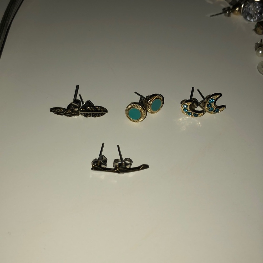4 pack Aeropostale studs